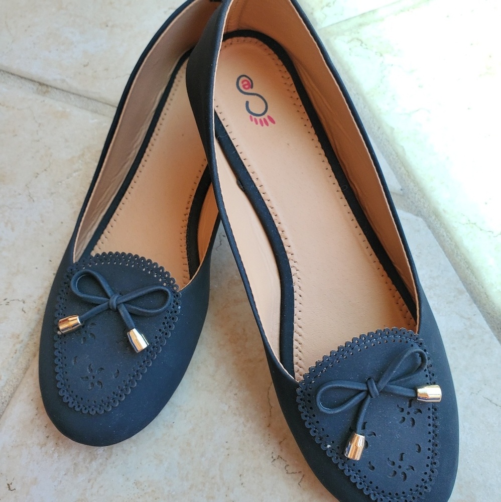 Brand New!! black flats